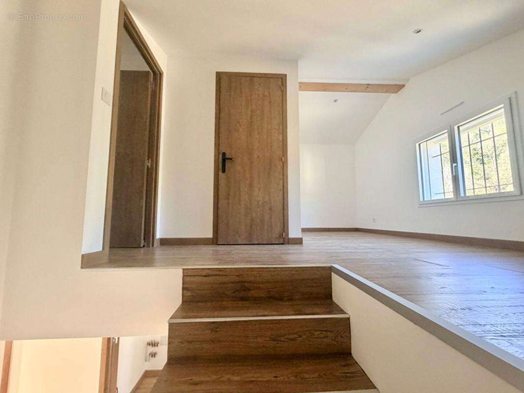 Maison à TOURRETTE-LEVENS