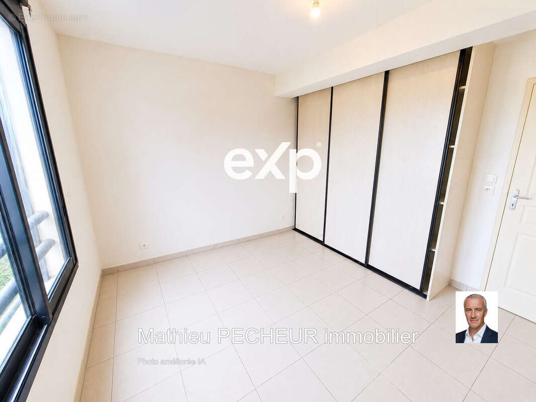 Chambre - Appartement à SAINT-DENIS