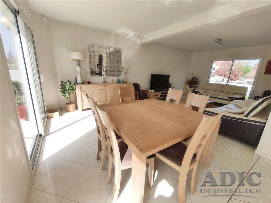 Maison à MOUSSY-LE-NEUF