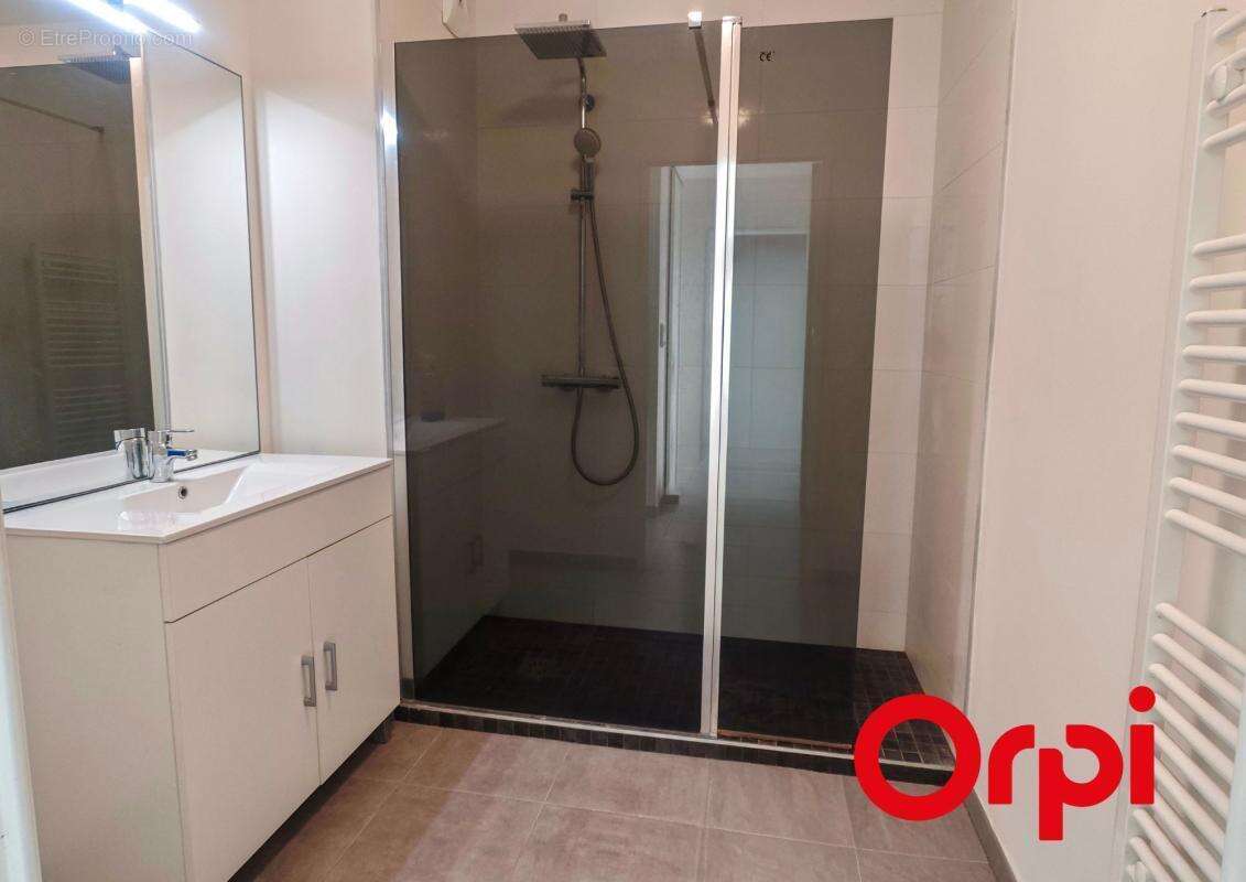 Appartement à LYON-8E