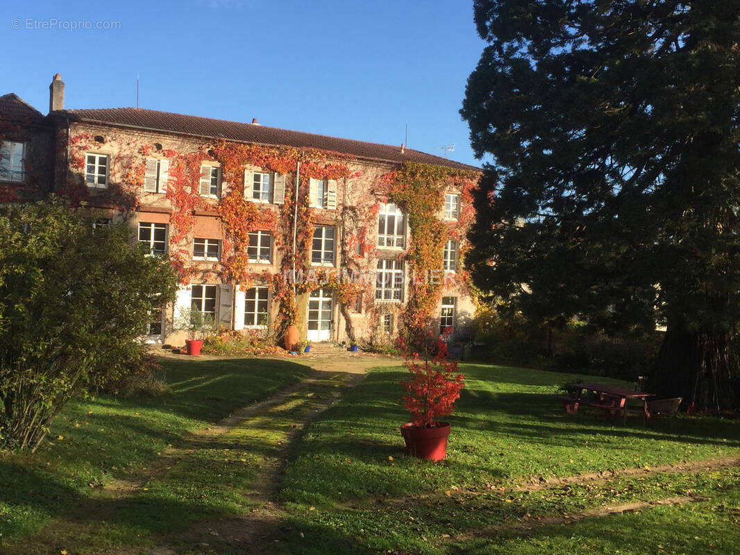 Maison à MIRECOURT