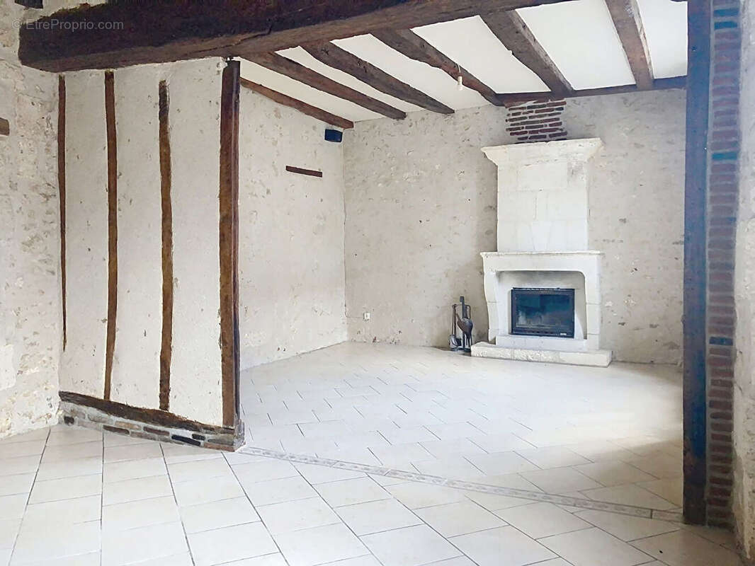 Maison à TOURNON-SAINT-MARTIN