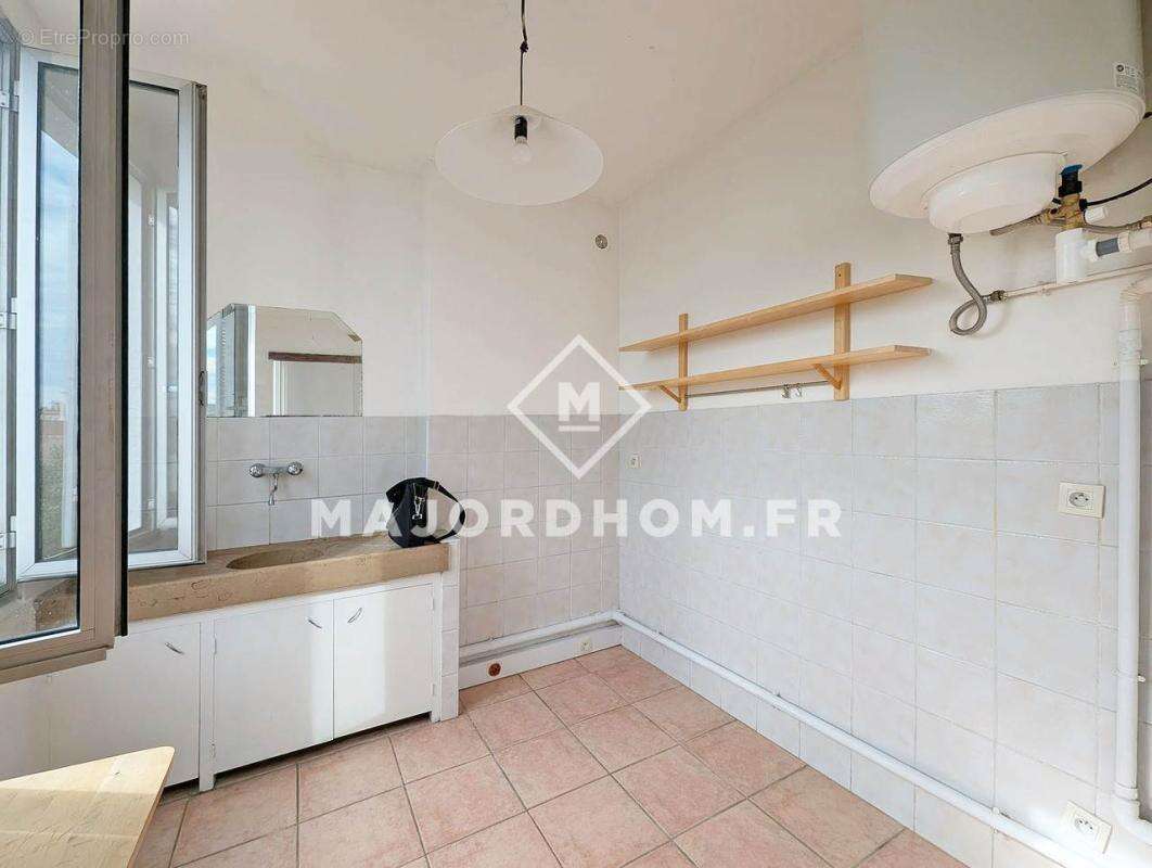 Appartement à MARSEILLE-5E