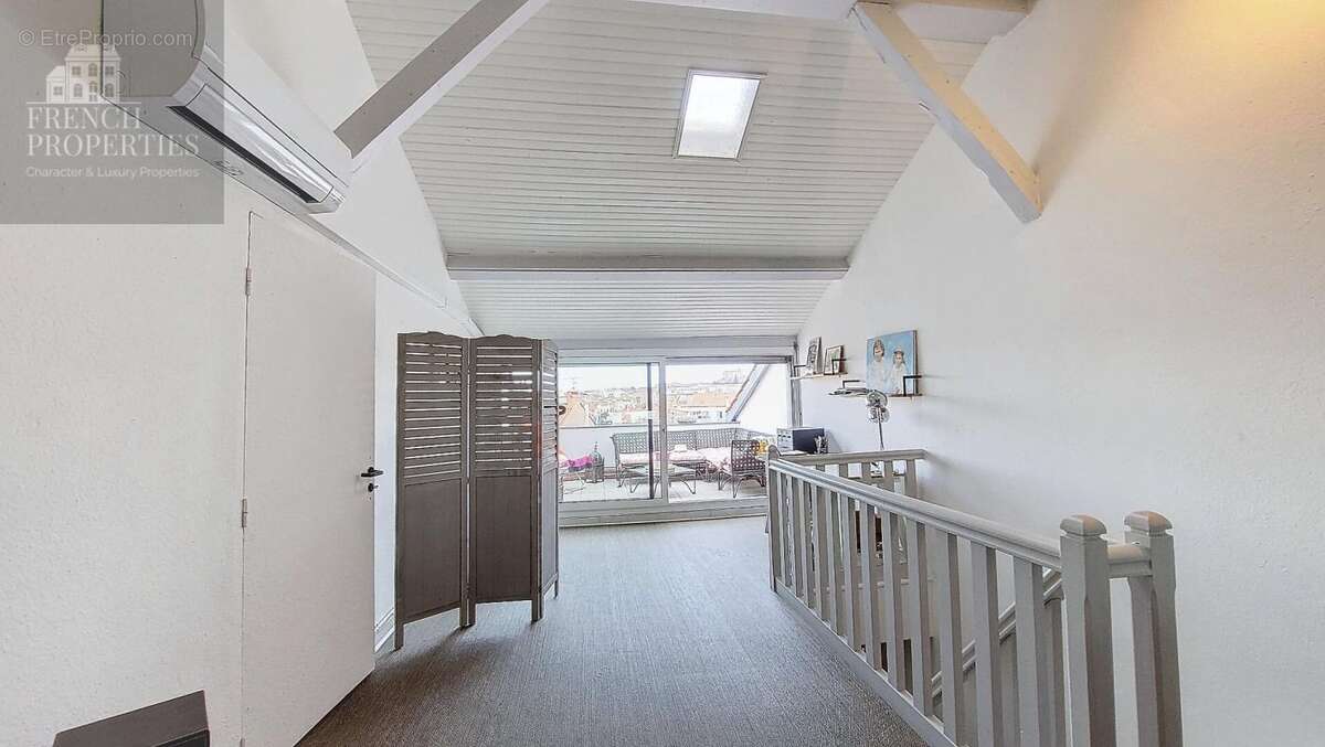 Appartement duplex style haussmannien T5 de 137.05M2 + 2 caves et terrasse et balcons- Bld Clémenceau  5 pièce(s) 135.79 m2 - photo 11