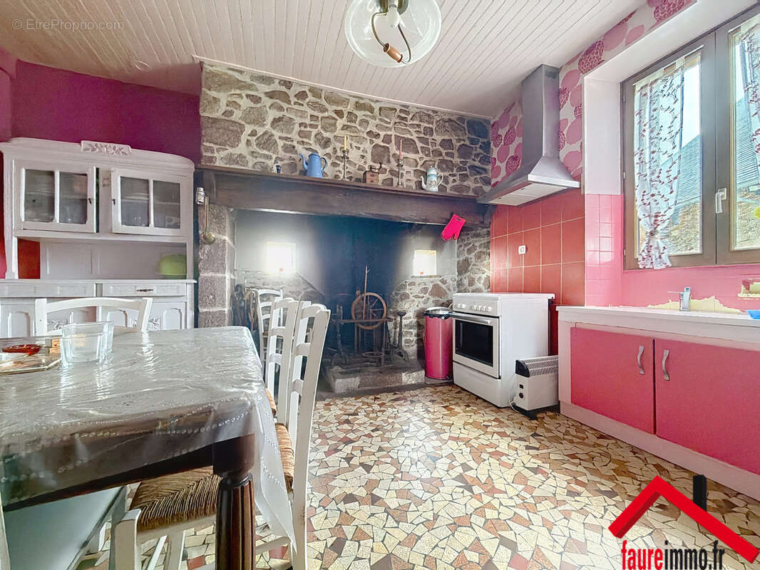 Maison à SAINT-SOLVE