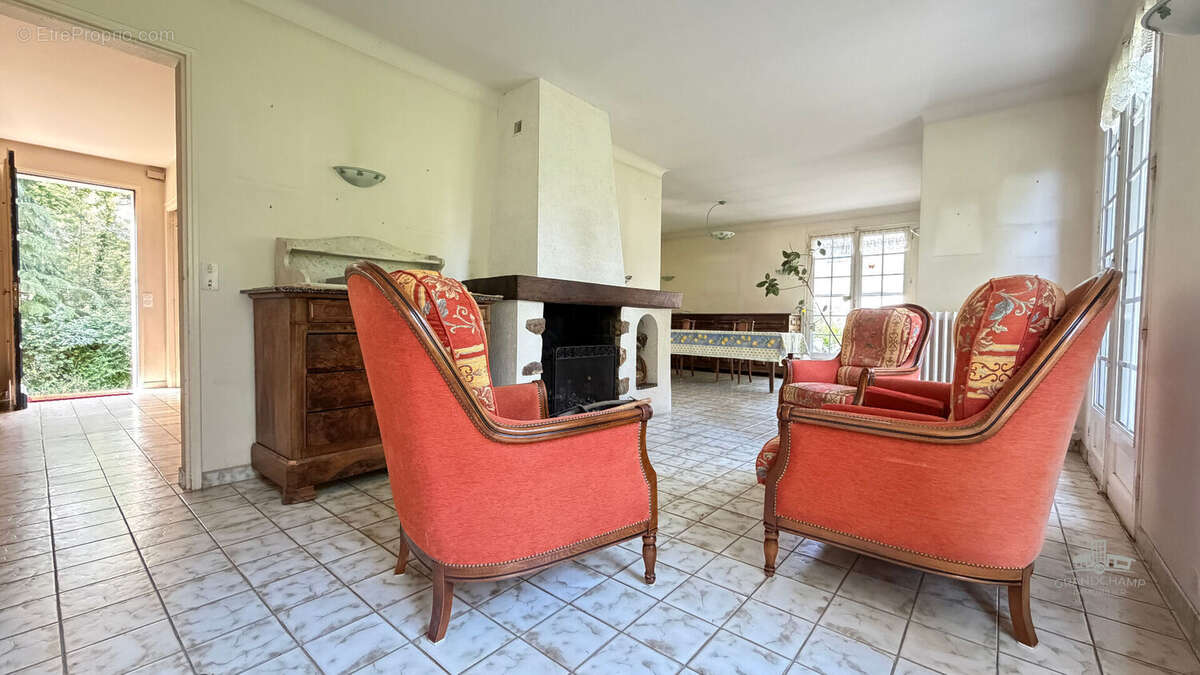 Maison Grandchamp Des Fontaines 6 pièce(s) 153.55 m2 - photo 4