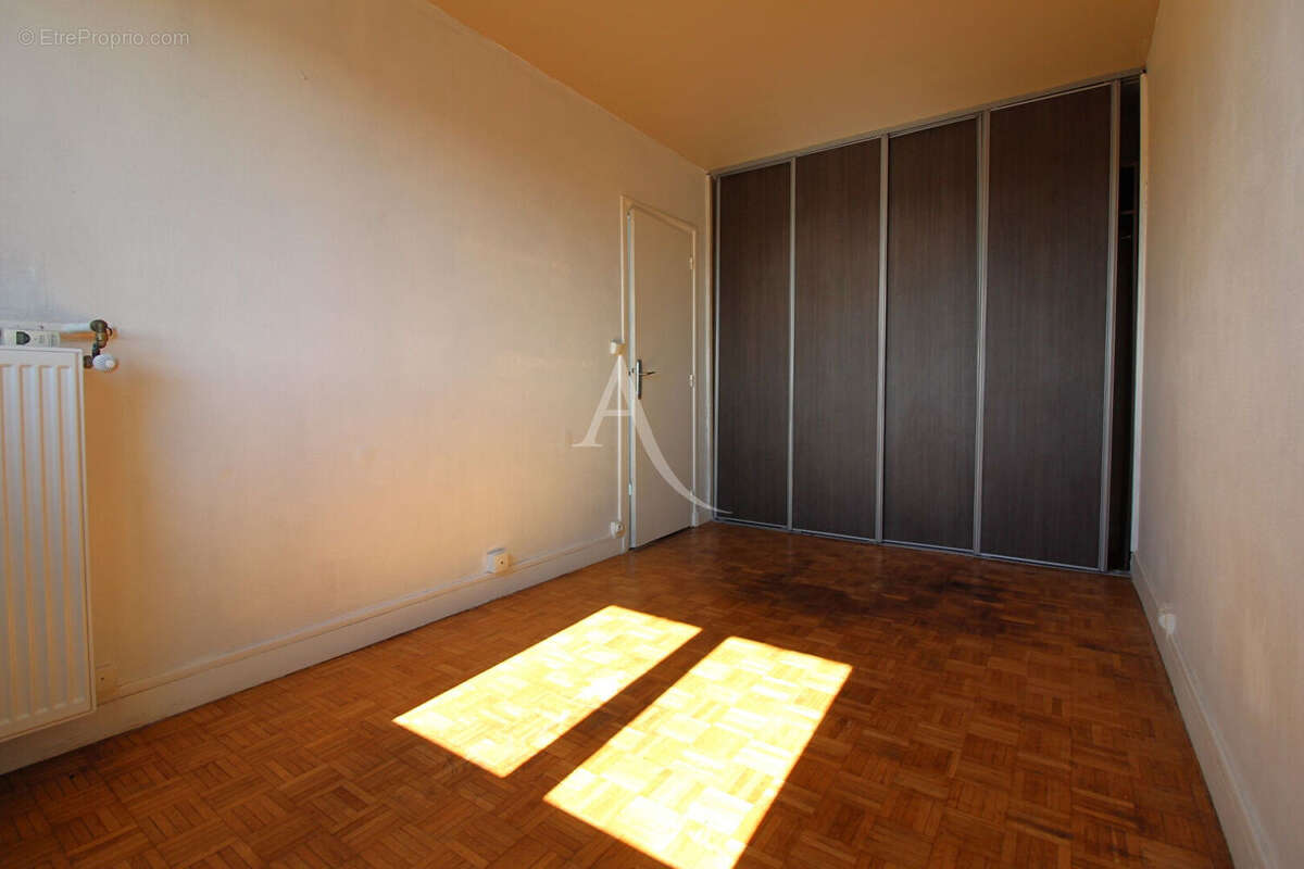 Appartement traversant Chalon Sur Saône T3 - Saint-Jean-des-Vignes - photo 12