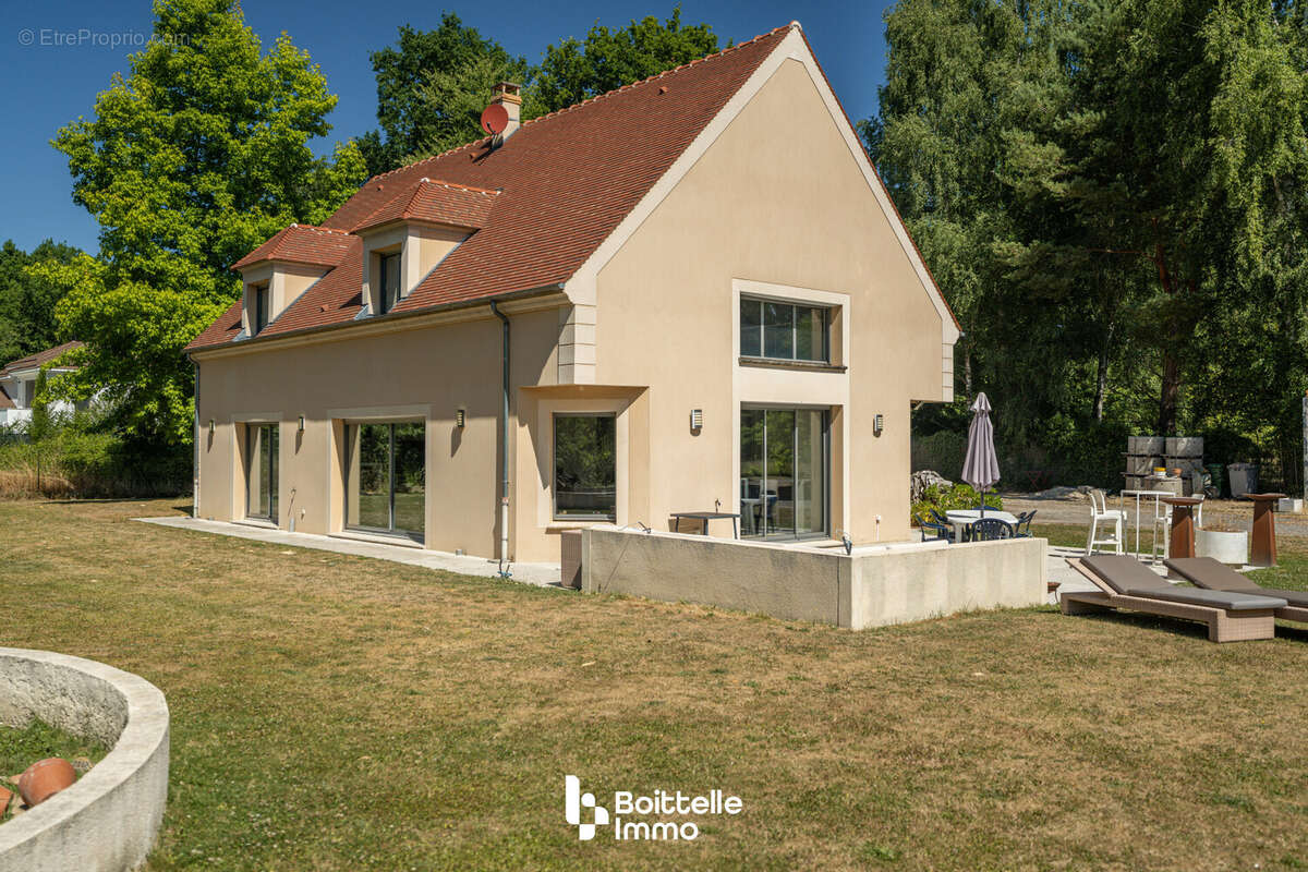 Maison 208 m² à Barbizon  - photo 2