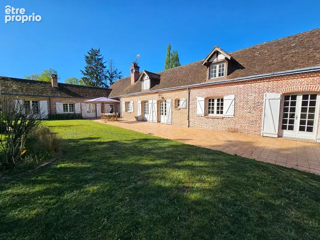 Propriété d'exception en Sologne - Longère de 292m² avec piscine intérieure sur 7,8 hectares - photo 3