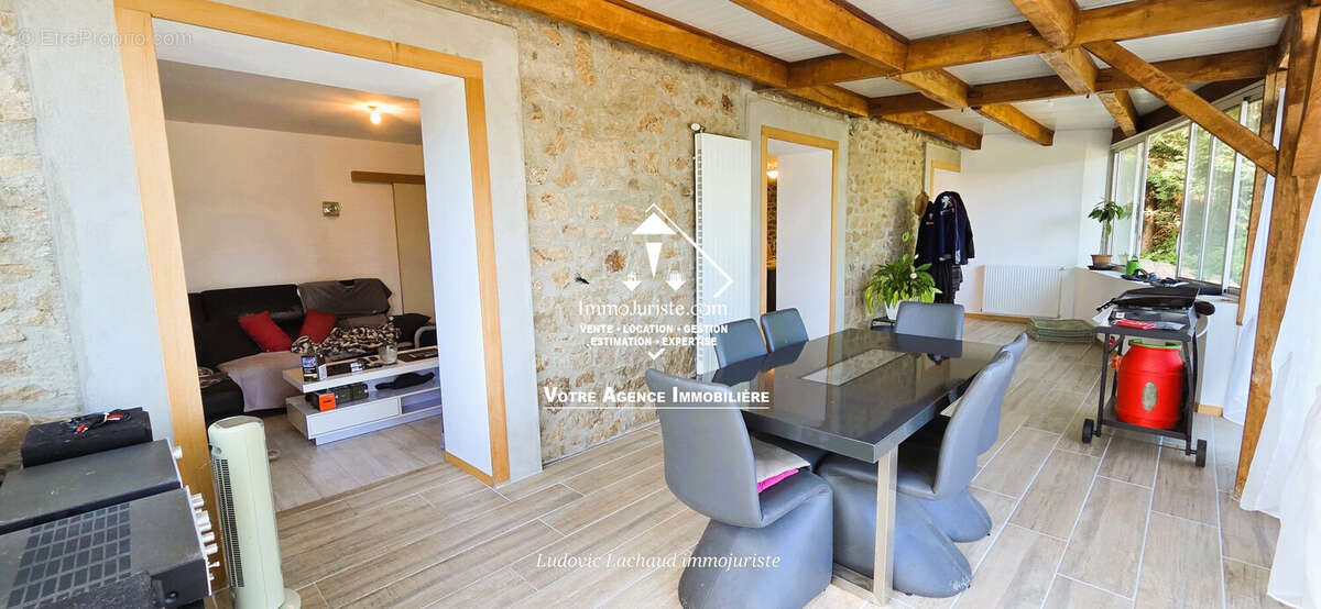 Maison à COMPREIGNAC