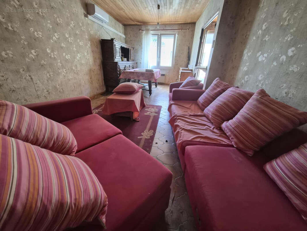 Maison à COURSAN