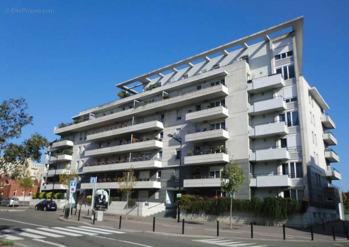 Appartement à MONTIGNY-LE-BRETONNEUX