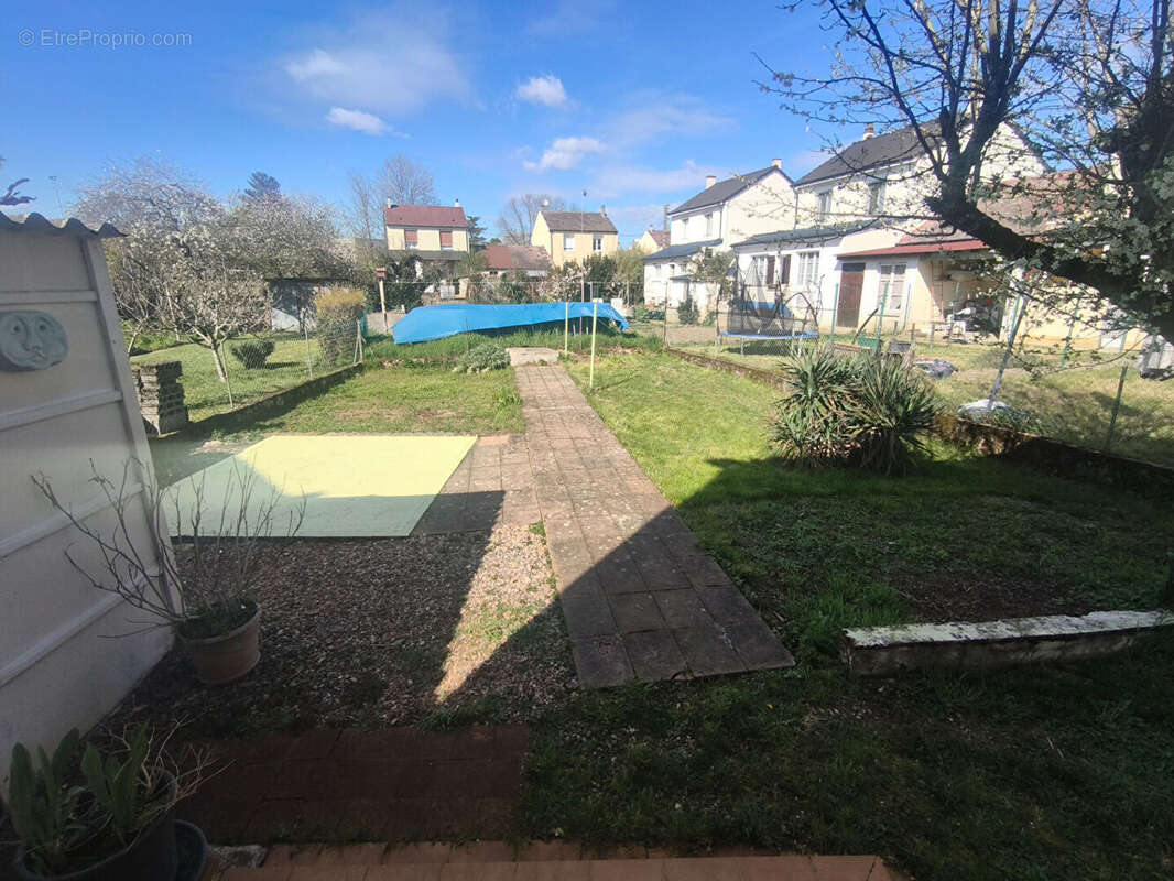 Maison à VARENNES-VAUZELLES