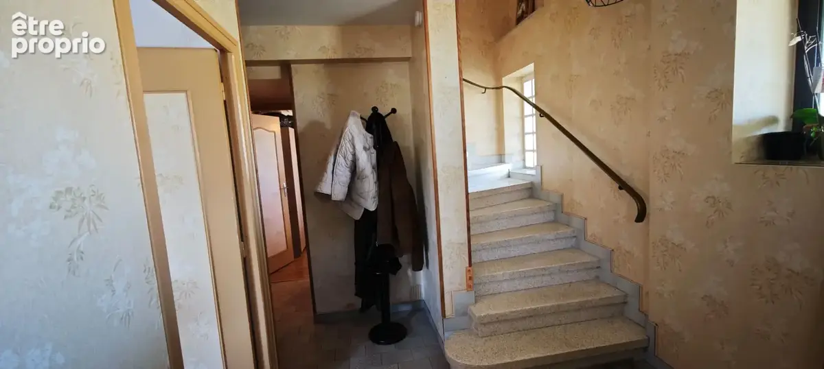 Maison de plain-pied sur terrasse & véranda de 45 m² - Vue dégagée sur terrain clos de 3 800 m² - photo 11