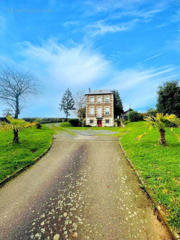 Maison de Maître avec grand jardin clos. La vie à la campagne, les pieds dans le bourg - photo 8