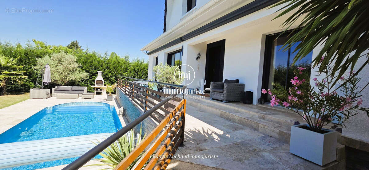 Maison 321 m² à Panazol  - photo 2