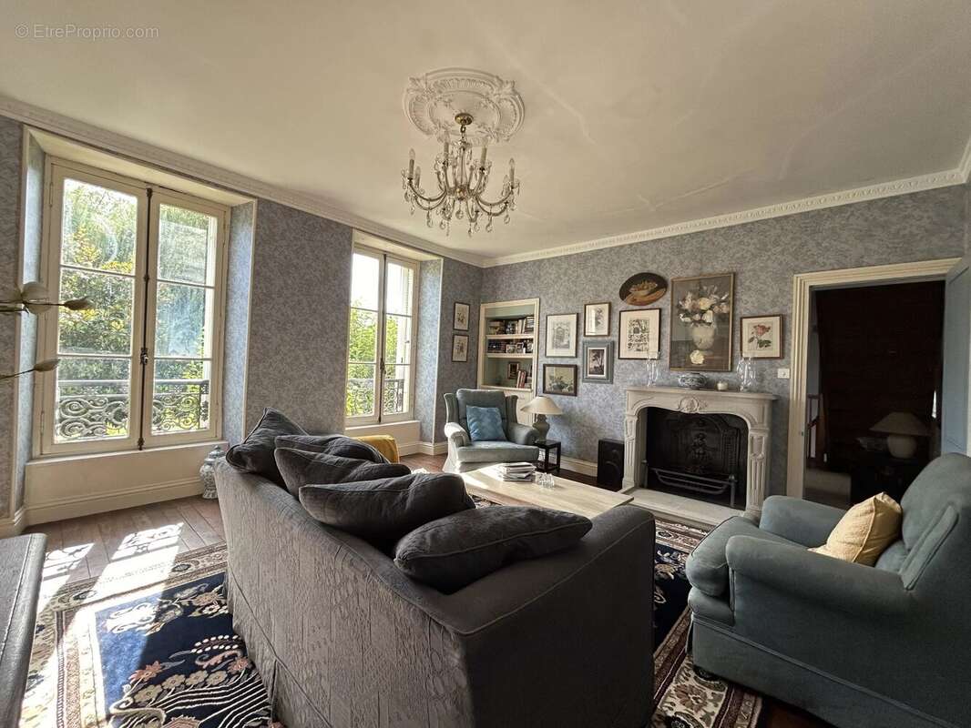 Elégante maison de ville de 3/4 chambres avec jardin de cour privé et petit verger. - photo 13