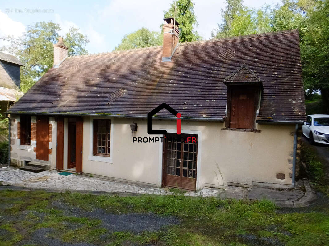 Maison 94 m² à Saint-Bonnet-Troncais  - photo 2