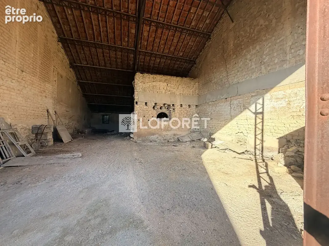 Corps de ferme à Vraux ? Maison familiale avec dépendances - photo 17