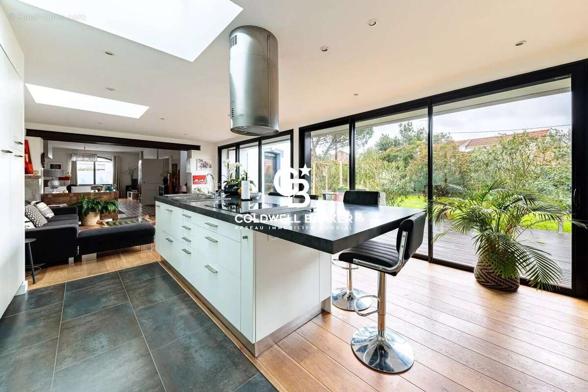 Maison à SAINT-SEBASTIEN-SUR-LOIRE