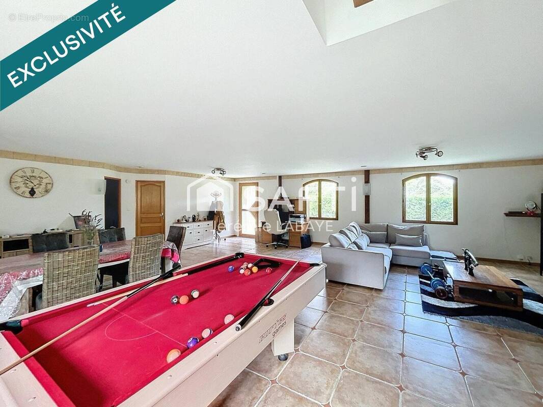 Photo 1 - Maison à LE PONT-CHRETIEN-CHABENET