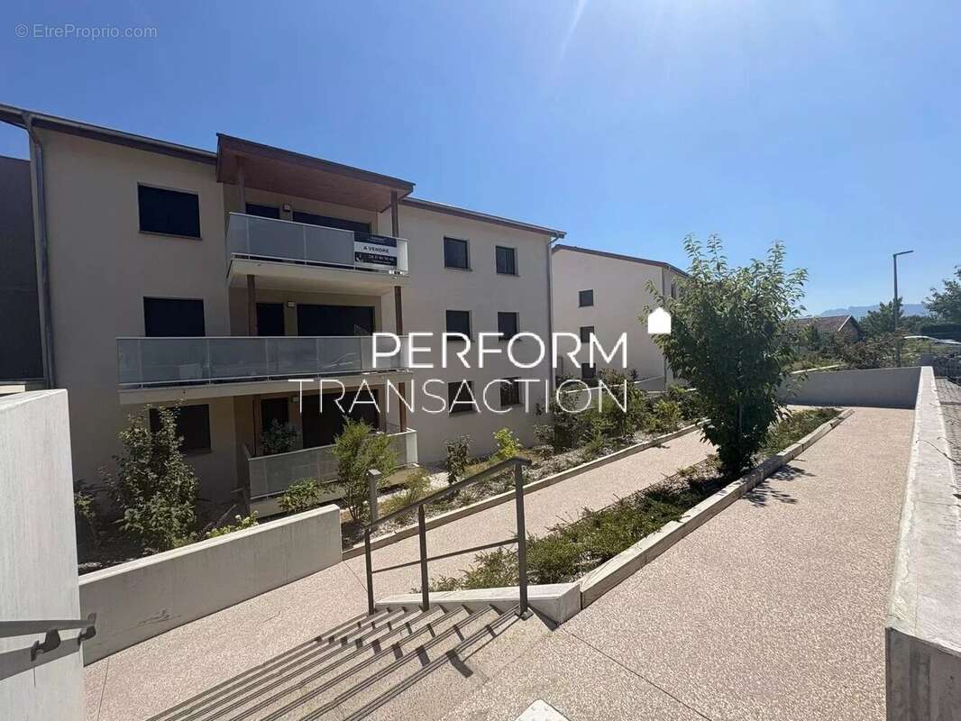 Appartement à SAINT-NAZAIRE-LES-EYMES