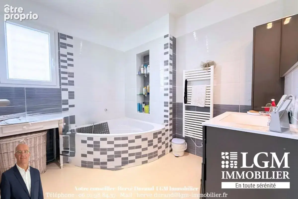 COUP DE CŒUR À MONTBLANC – Villa clé en main avec piscine, terrasse de 25 m², suite parentale et panneaux photovoltaïques ! - photo 7