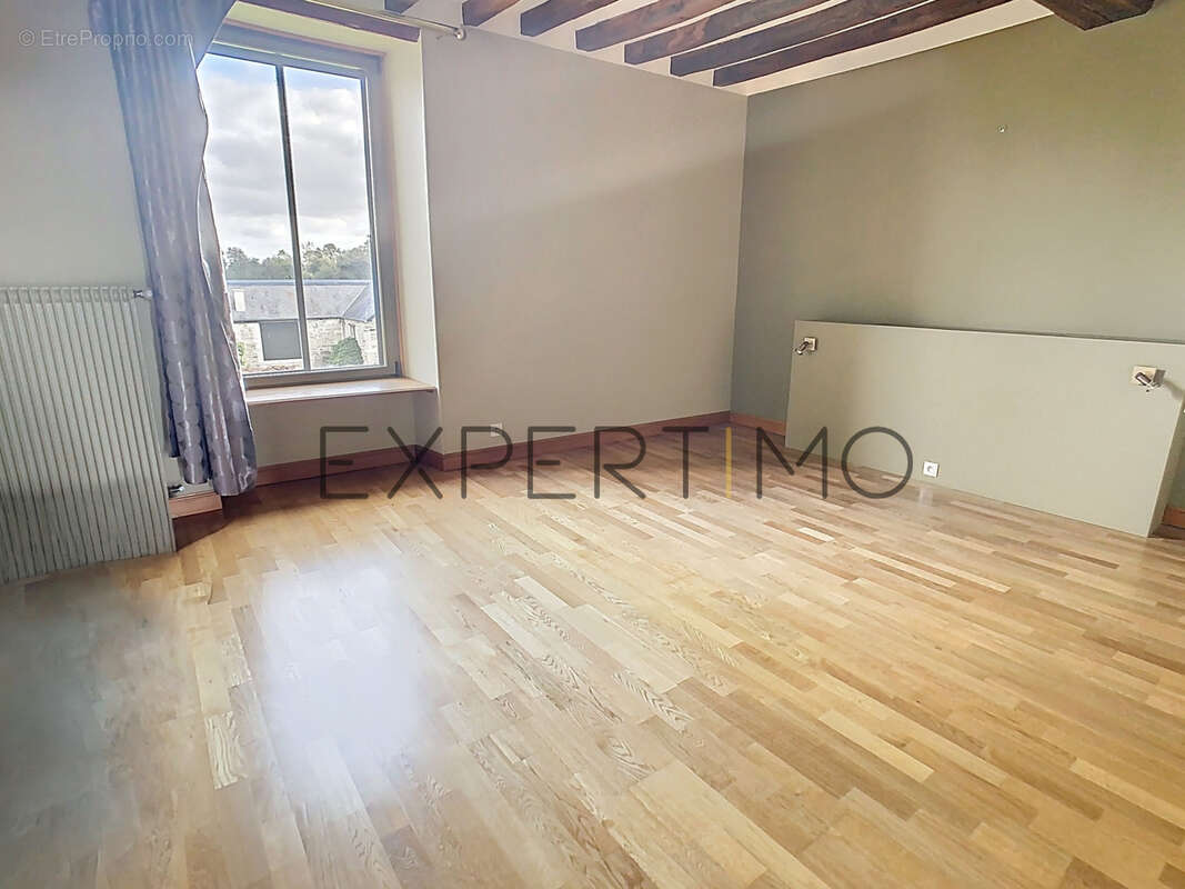 Maison à NOYERS-BOCAGE