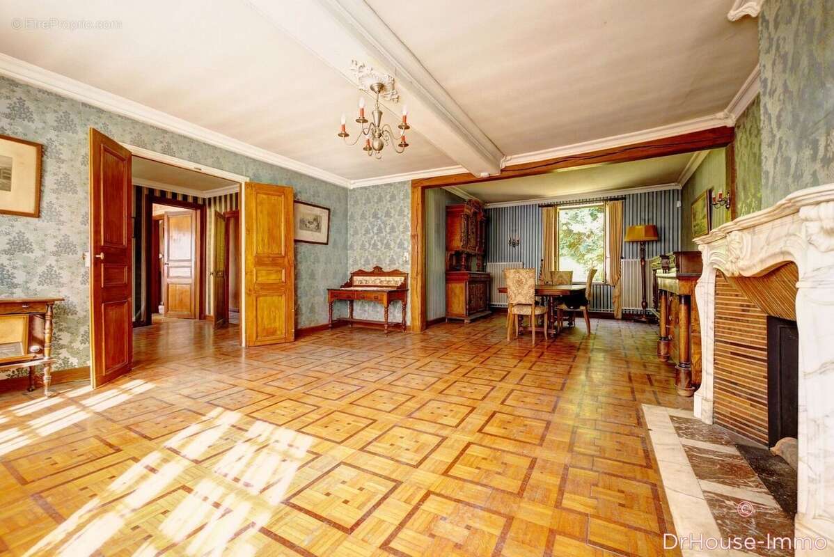 Maison à POUGY