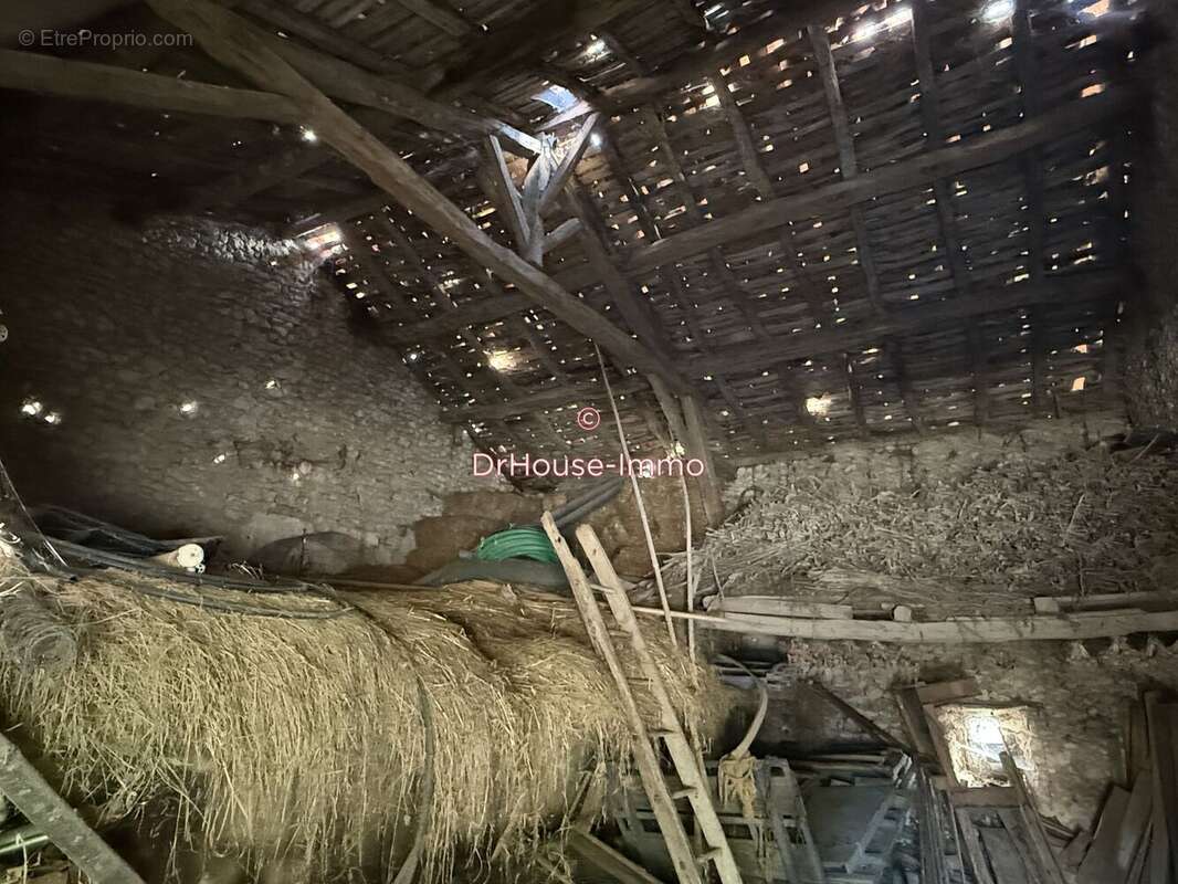 Maison à SAINT-ASTIER