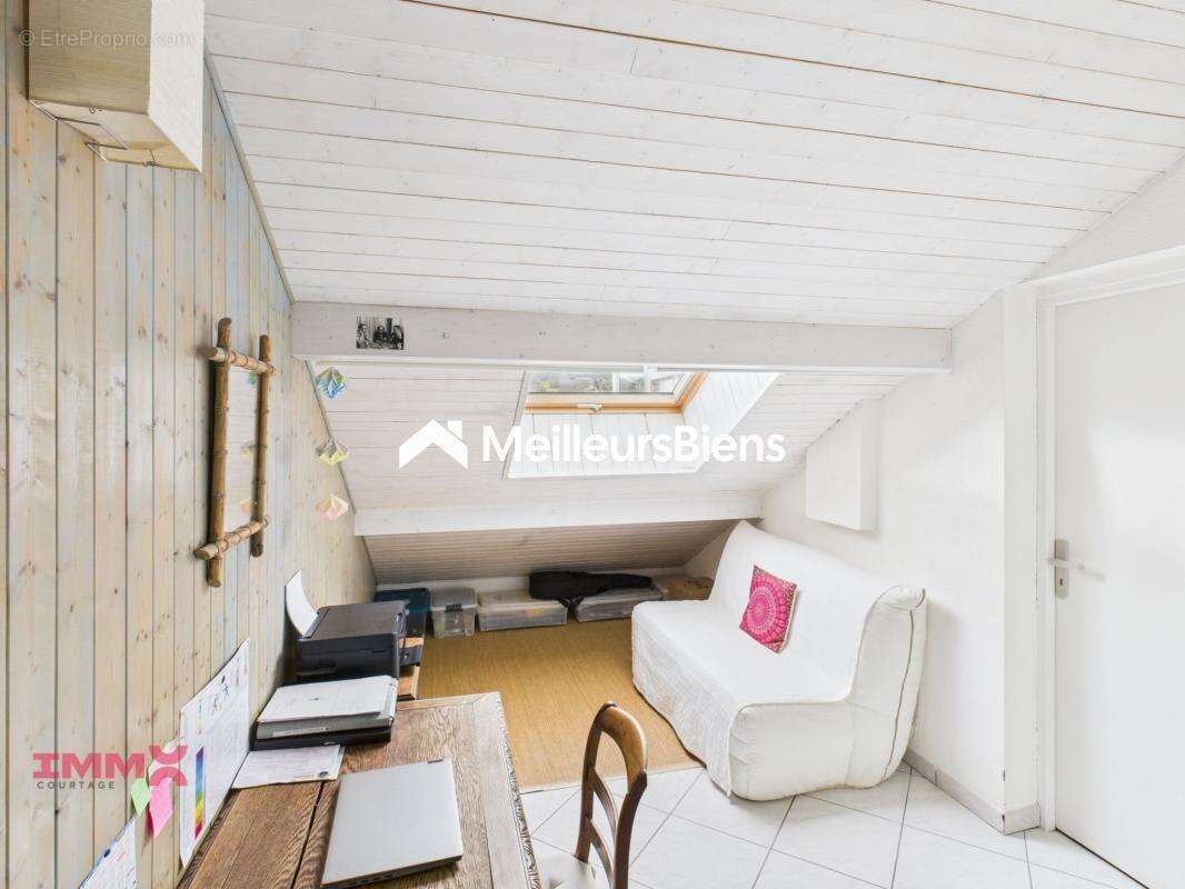 Appartement à LA ROCHE-SUR-FORON