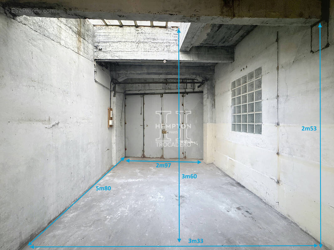 Parking à PARIS-16E