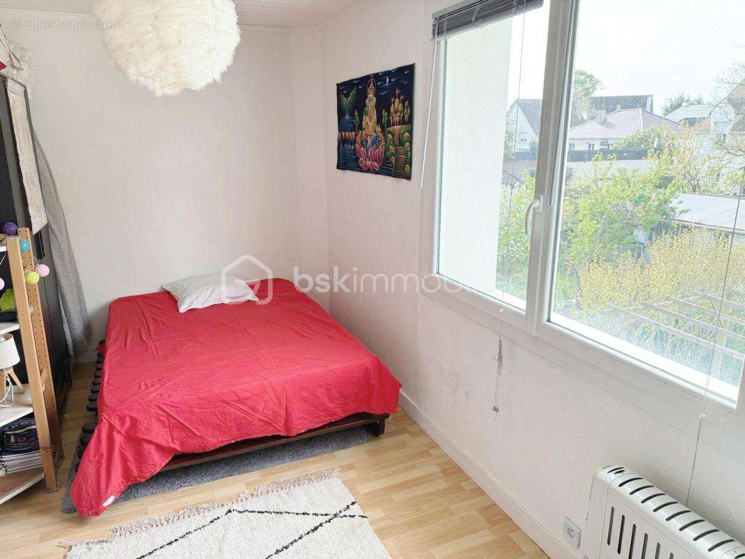 Maison à SAINTE-GENEVIEVE-DES-BOIS