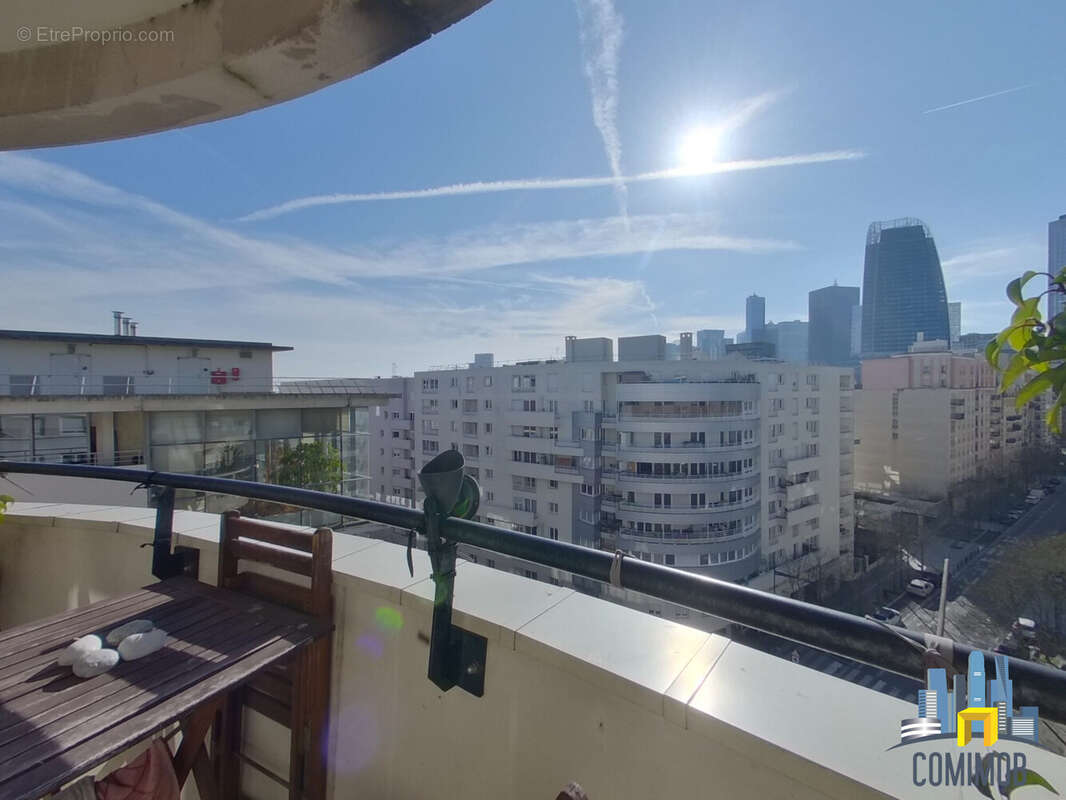 Appartement à COURBEVOIE