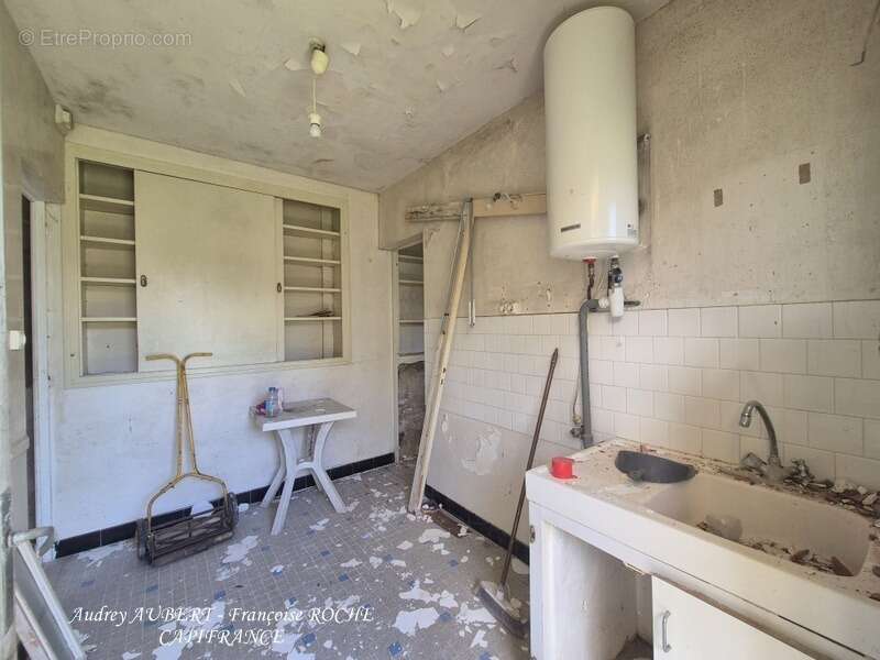 Maison à SAINT-JEAN-D'ANGELY