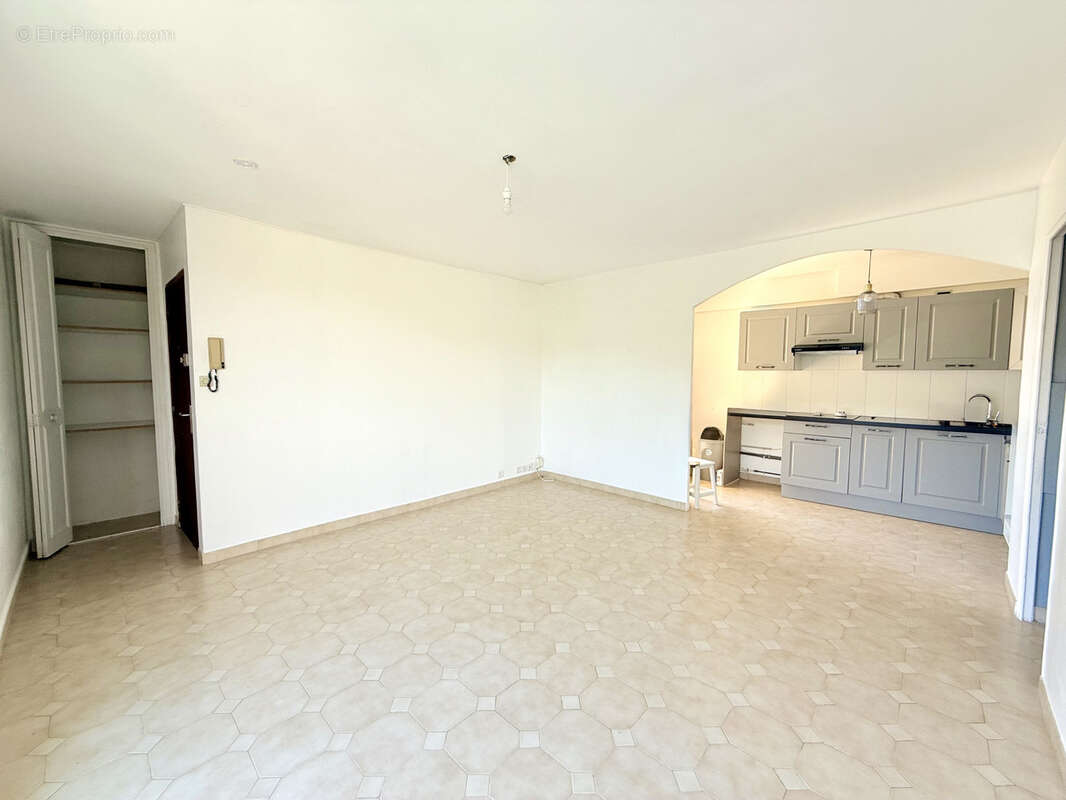 Appartement à MARSEILLE-10E
