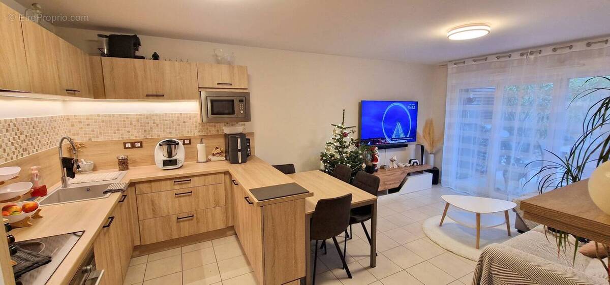 Appartement à ROQUEBRUNE-SUR-ARGENS