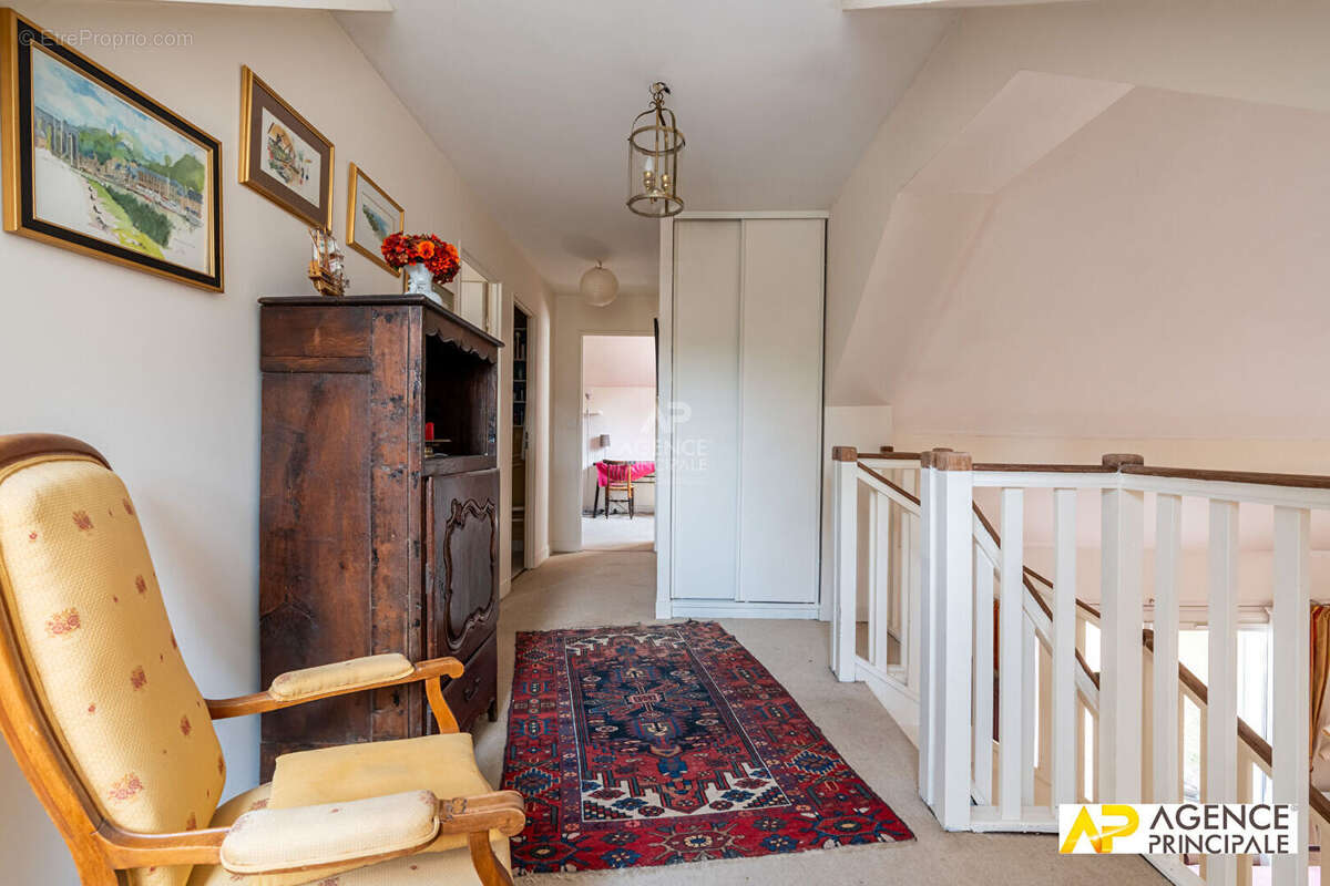 Maison Le Mesnil Le Roi 5 pièce(s) 113.65 m2 - photo 16