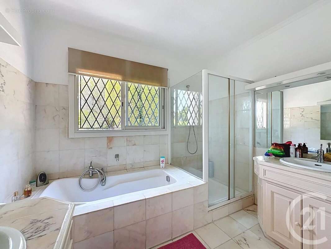 Maison à MOUGINS