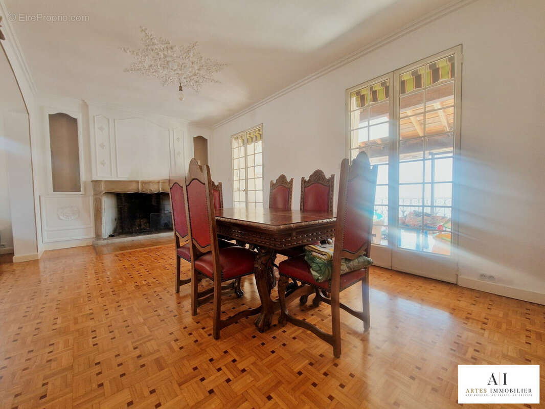 Maison à MONTELIMAR