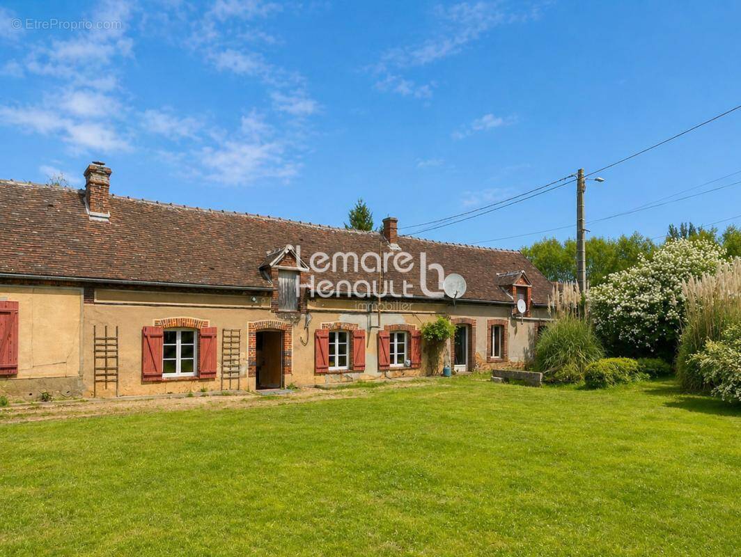 Maison à AUNAY-SOUS-CRECY
