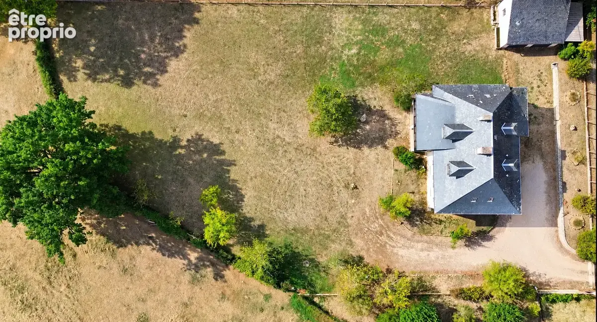 Maison cossue avec dépendance et grand terrain - photo 2