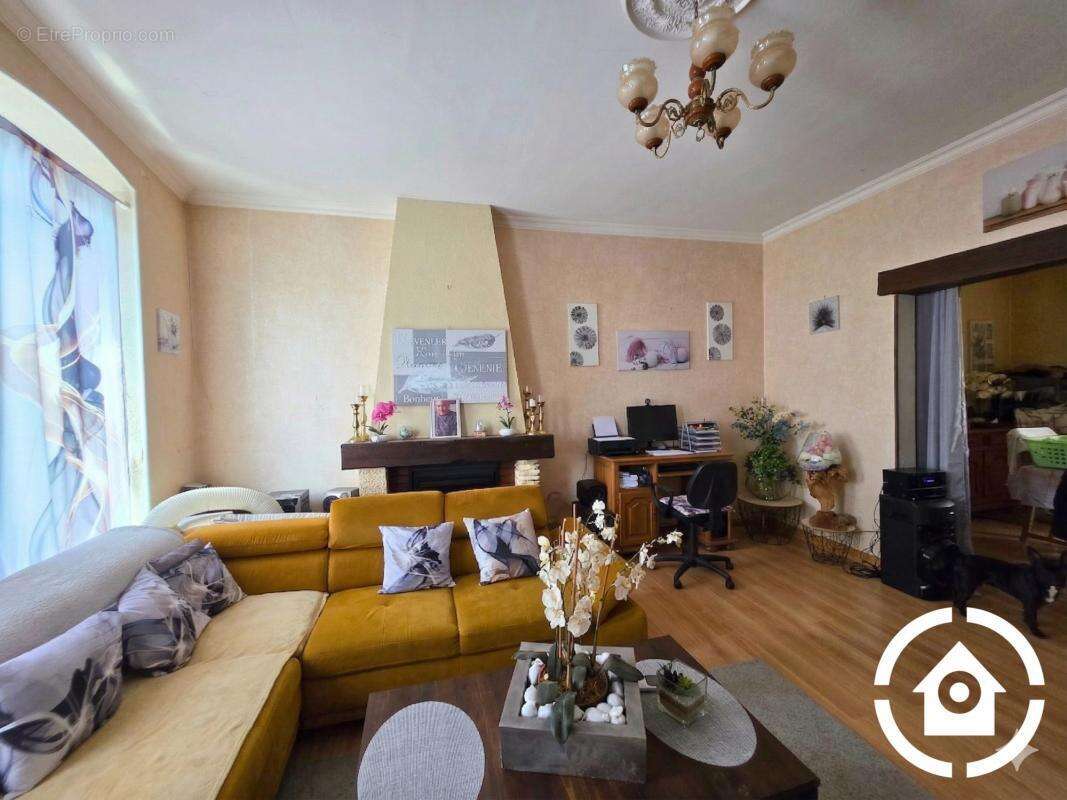 Appartement à RUELLE-SUR-TOUVRE