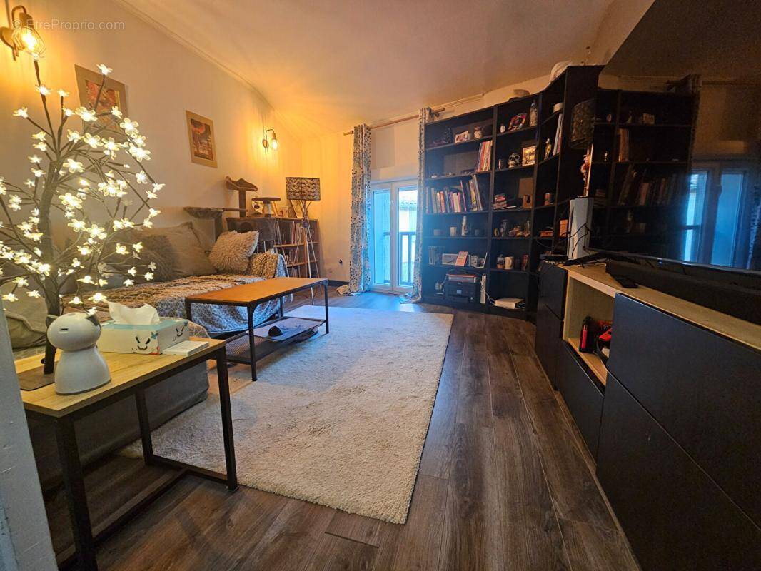 Appartement à CADENET