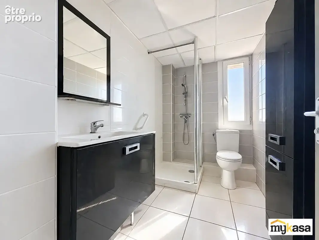 Appartement Port De Bouc  1 pièce(s) 28 m2  avec balcon vue mer et cave - photo 7