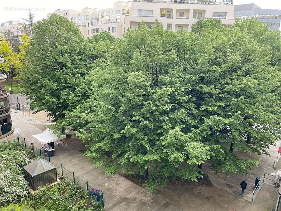 Appartement à CHARENTON-LE-PONT