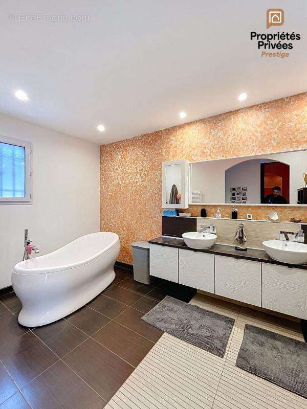 Villa provençale 260 m² ? 4 suites ? piscine, jacuzzi ? terrain paysager 5 000 m² ? DPE A ? Saint-Maximin-la-Sainte-Baume - photo 13