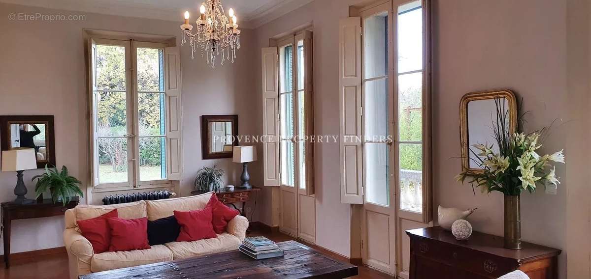 Maison à DRAGUIGNAN