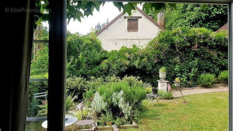 Maison à MONTIGNY-LE-GANNELON