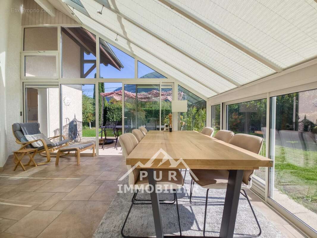 Maison à ETREMBIERES